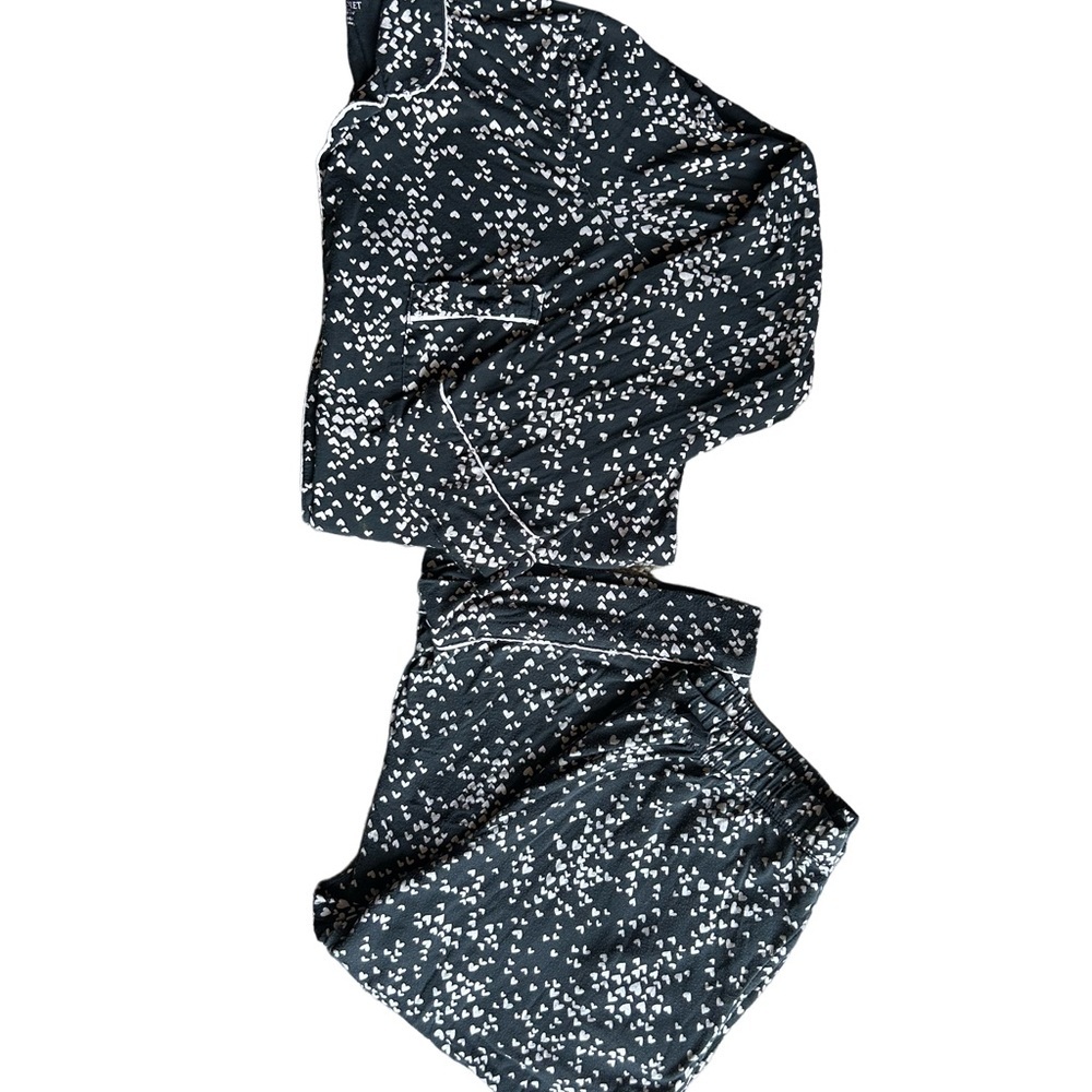 Victoria's Secret long sleeve Black and White Heart Pajama set with pockets